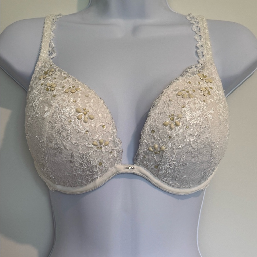 Victoria's Secret White Lace Plunge Bra